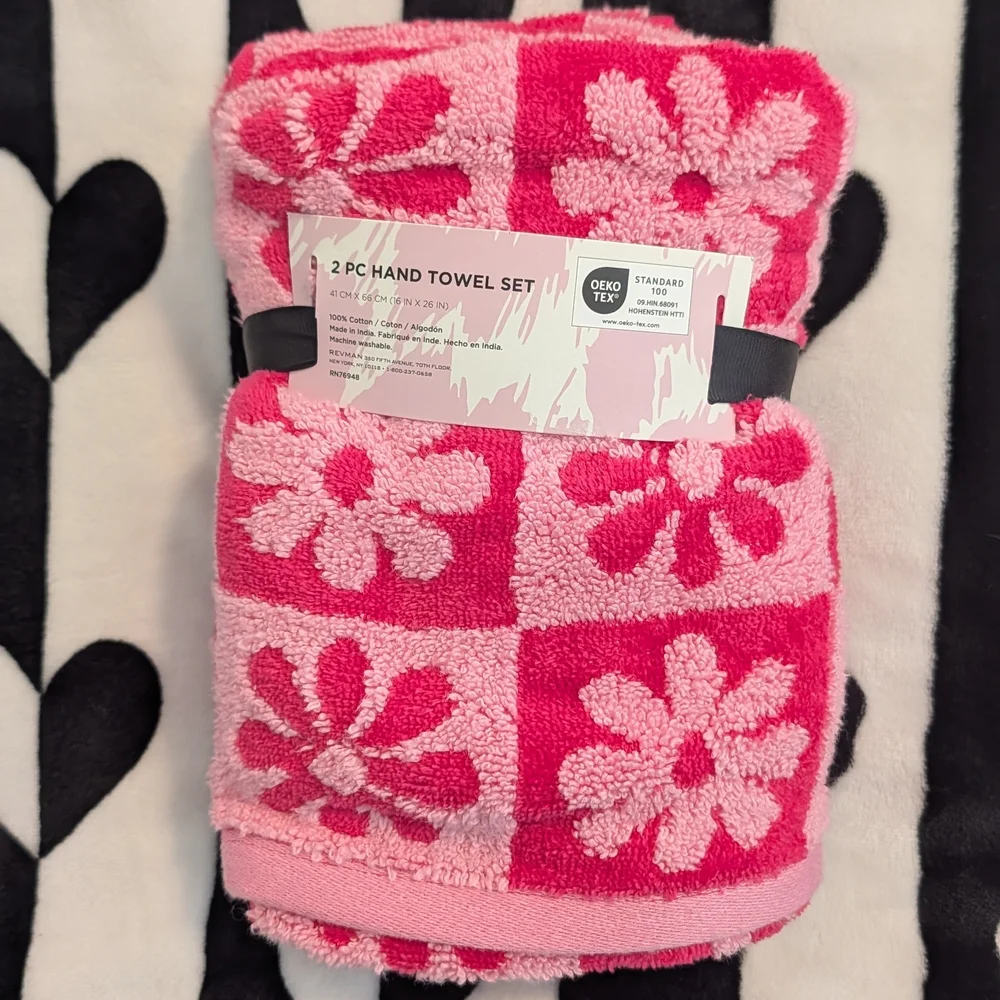 Betsey Johnson Pink Floral Hand Towel Set
